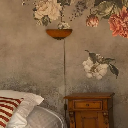 Laterale Residences Bed & Breakfast *